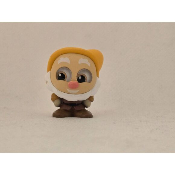 Disney Doorables Series 6 Snow White & The Seven Dwarfs HAPPY Figurine - Picture 1 of 7